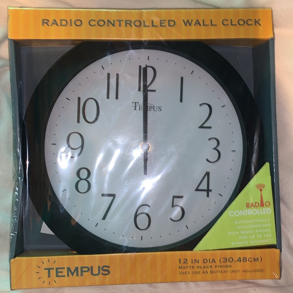 NWOT TEMPUS 12” Radio Controlled Black Wall Clock